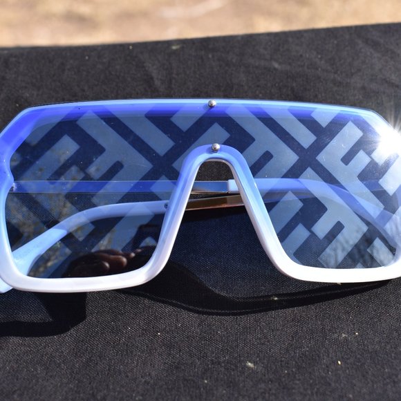 Sunglasses - Picture 2 of 8